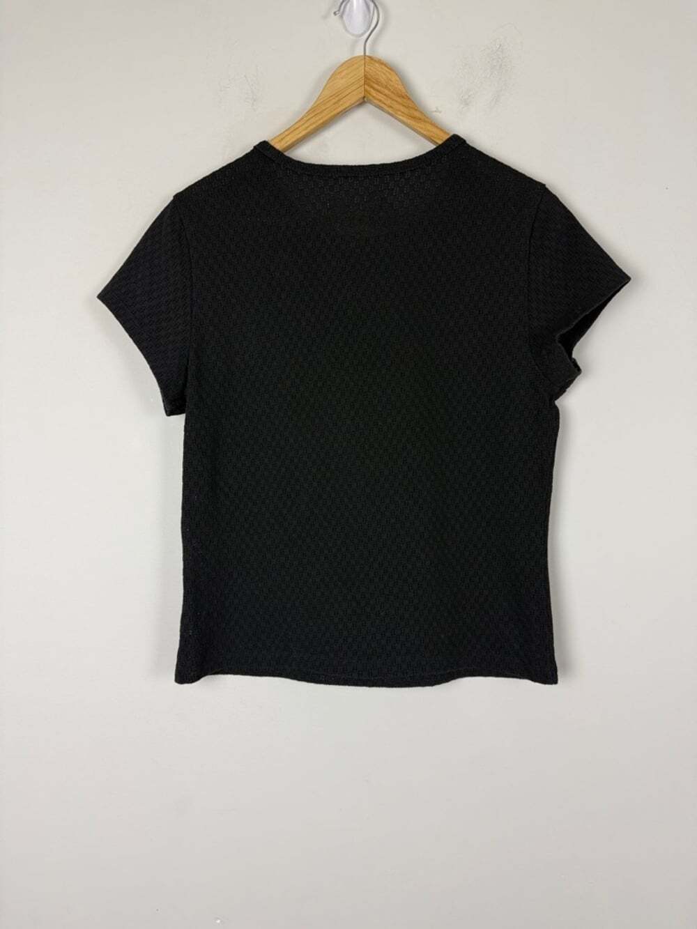 Everlane Black Short Sleeve Textured Crew Tee - Picture 3 of 6